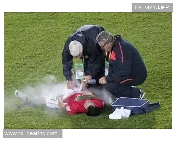 足球明星马维拉哈迪斯的传奇人生与赛场辉煌成就揭秘